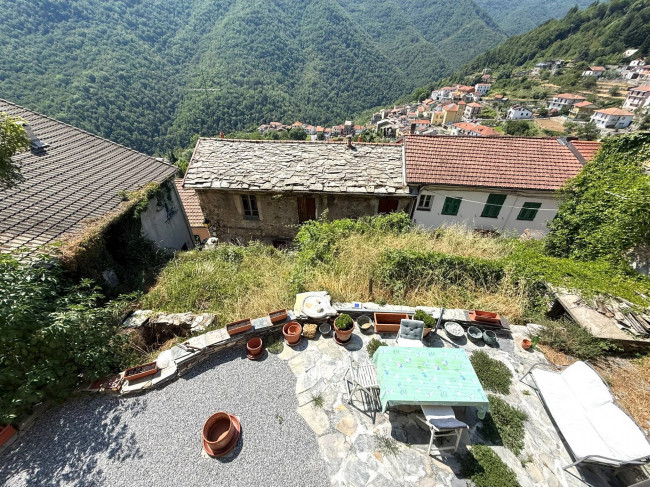 Rustico in vendita a Rezzo