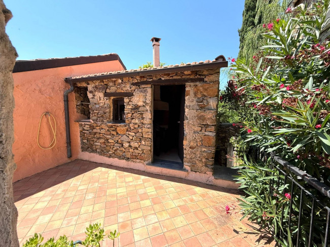 Rustico in vendita a Villanova d'Albenga