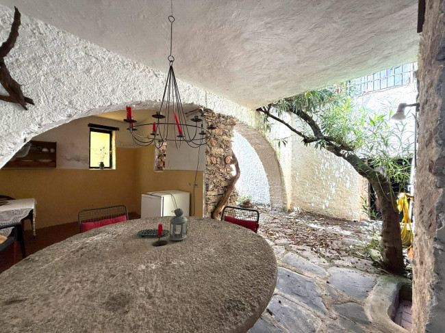 Rustico in vendita a Villanova d'Albenga