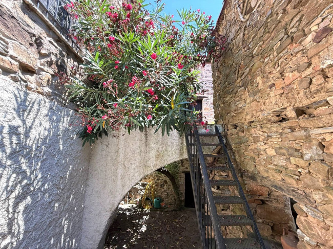 Rustico in vendita a Villanova d'Albenga