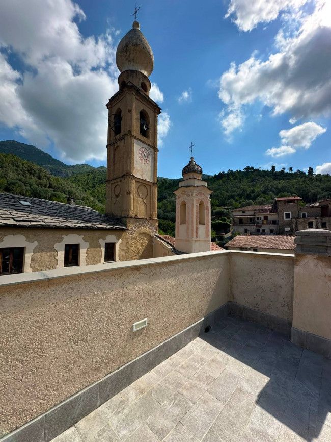  à vente à Castelbianco