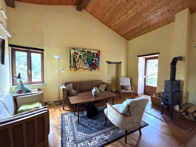 Rustico in vendita a Rezzo