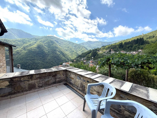 Rustico in vendita a Rezzo