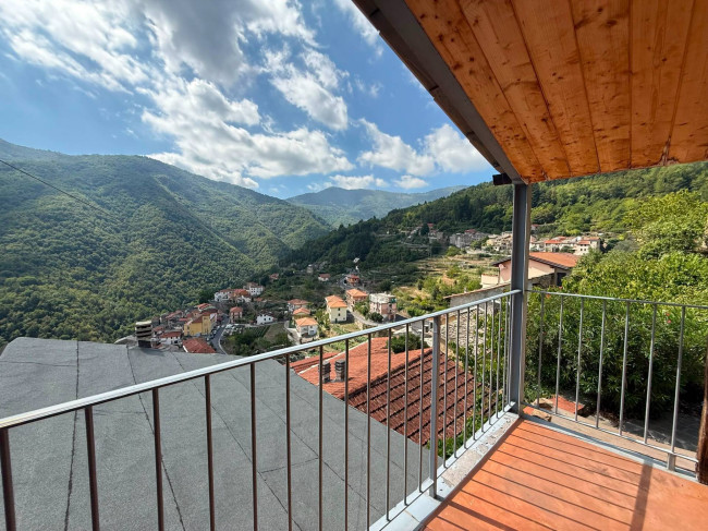 Rustico in vendita a Rezzo