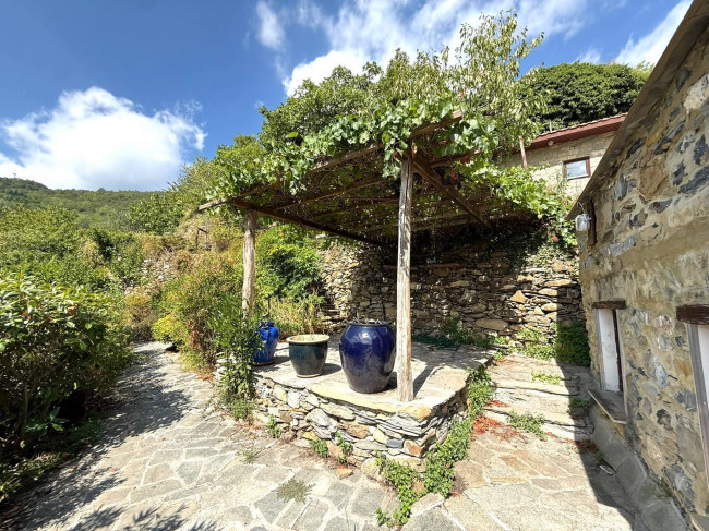 Rustico in vendita a Rezzo