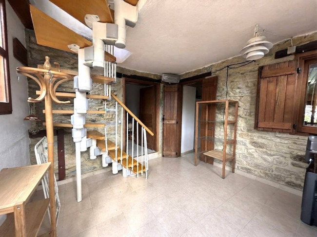 Rustico in vendita a Rezzo