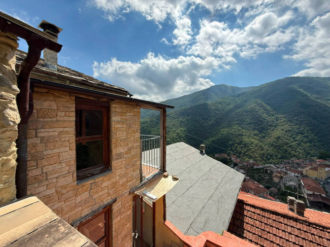 Rustico in vendita a Rezzo