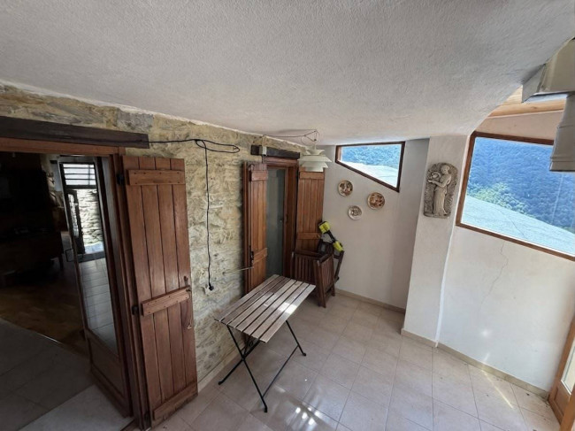 Rustico in vendita a Rezzo