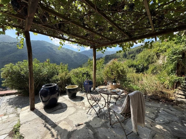 Rustico in vendita a Rezzo