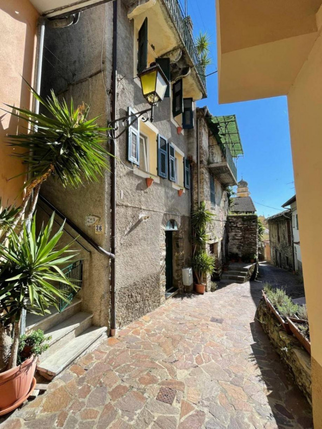  à vente à Rezzo