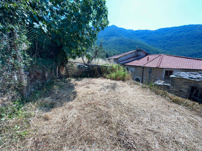 Rustico in vendita a Pieve di Teco