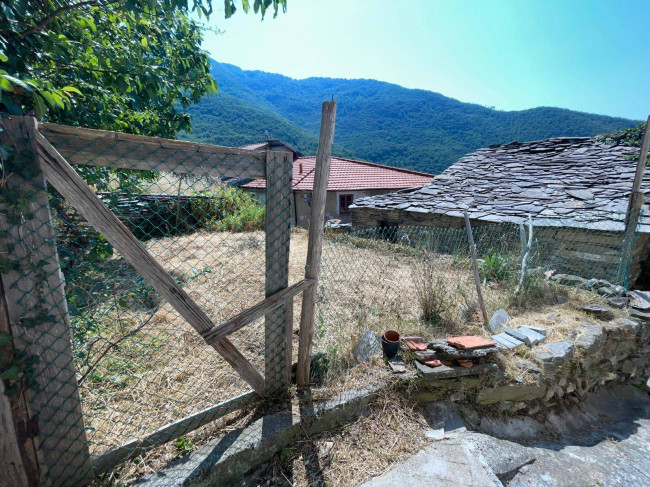 Rustico in vendita a Pieve di Teco