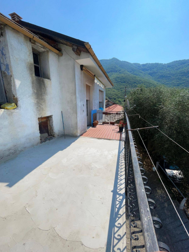 Rustico in vendita a Pieve di Teco