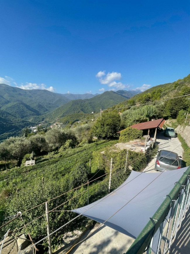 Casa singola in vendita a Pieve di Teco