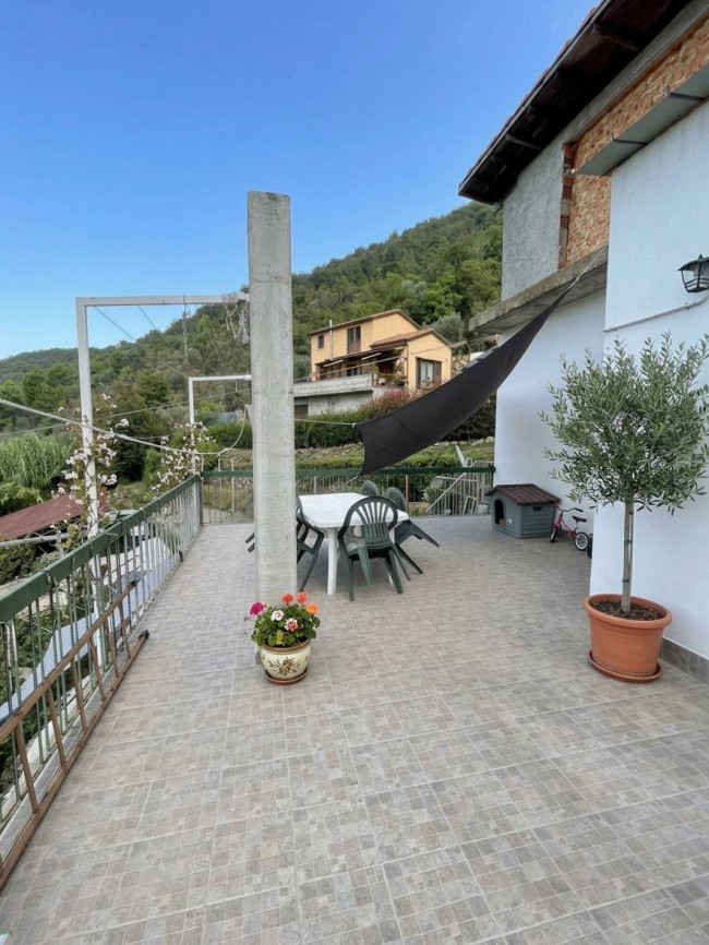 Casa singola in vendita a Pieve di Teco