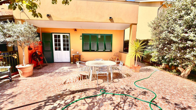 Villette a schiera in Vendita a Borgio Verezzi
