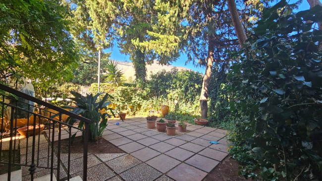 Villette a schiera in vendita a Palermo