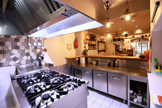 Locale commerciale in vendita a Palermo