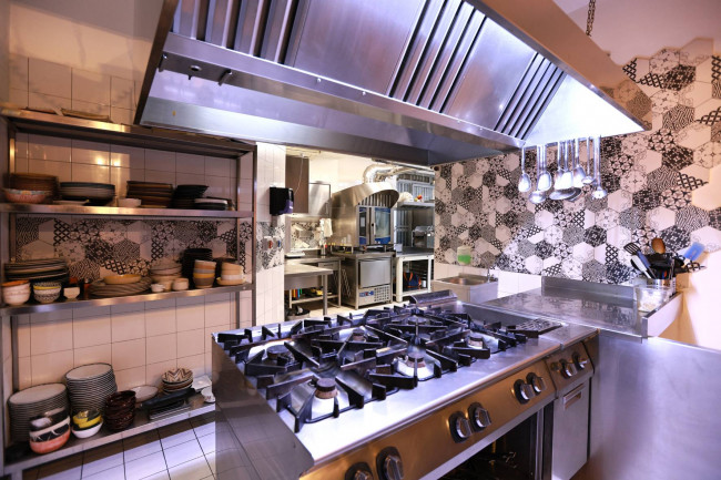 Locale commerciale in vendita a Palermo