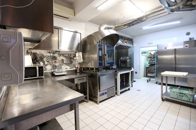 Locale commerciale in vendita a Palermo