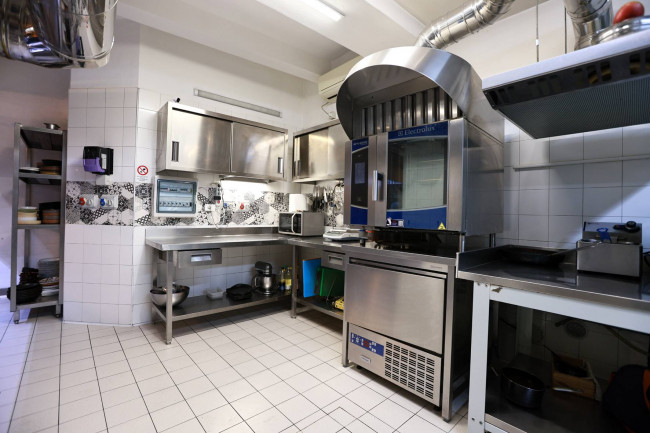 Locale commerciale in vendita a Palermo