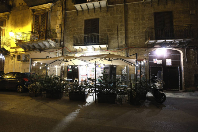 Locale commerciale in vendita a Palermo