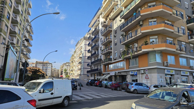 Locale commerciale in vendita a Palermo