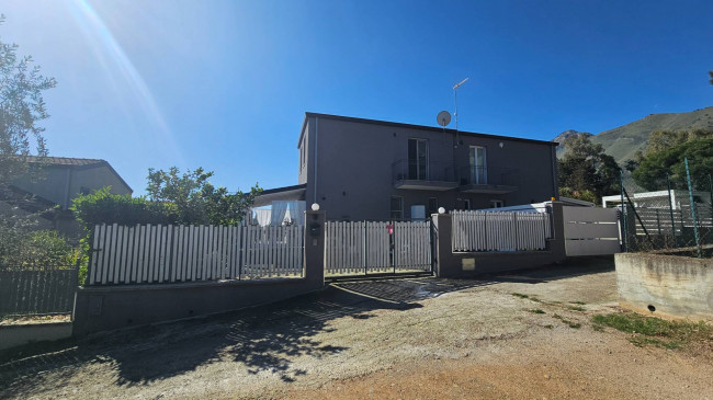 Villa in vendita a Altavilla Milicia