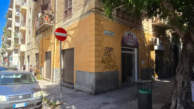 Locale commerciale in vendita a Palermo