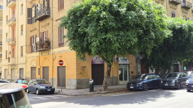 Locale commerciale in vendita a Palermo