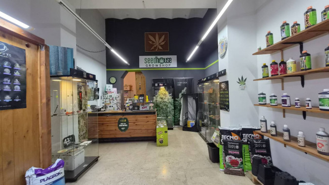 Locale commerciale in vendita a Palermo