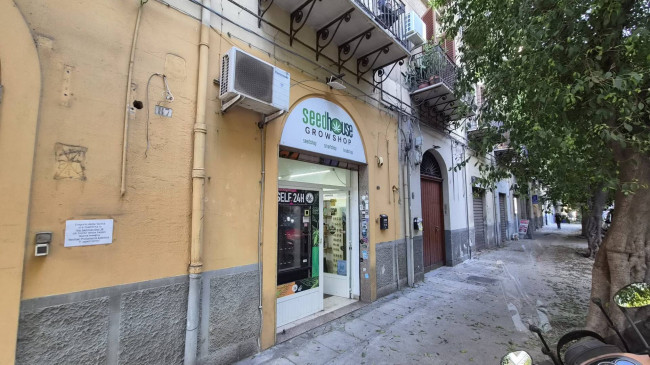 Locale commerciale in vendita a Palermo