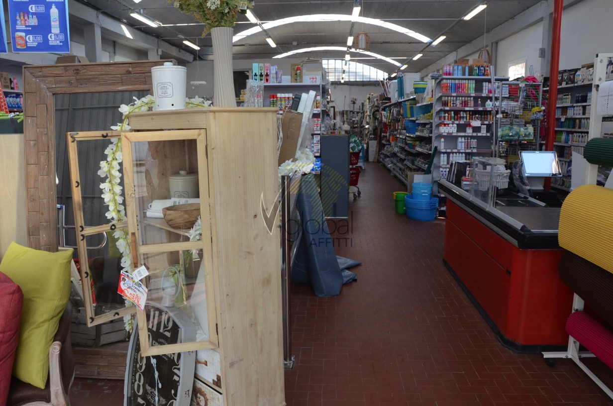 Capannone Commerciale LIVORNO vendita  Porta a Terra  Agenzia immobiliare a Livorno - V-Global