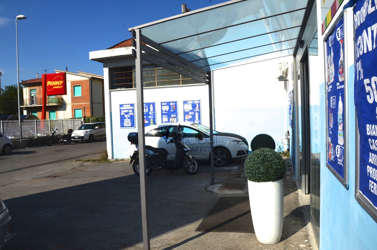  livorno vendita quart: porta a terra agenzia-immobiliare-a-livorno-v-global