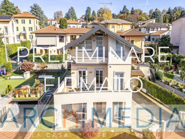 VILLA SINGOLA in vendita a Morazzone