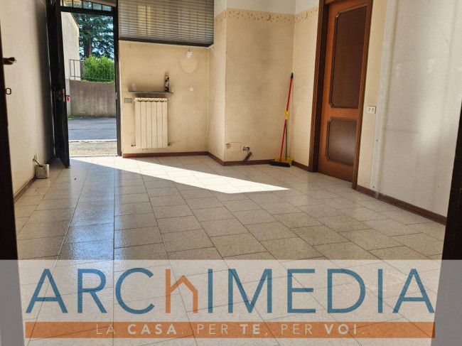 Locale commerciale in vendita a Varese