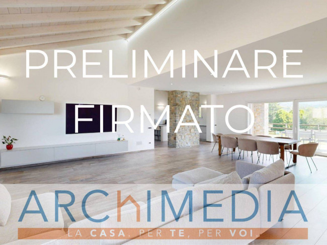 VILLA SINGOLA in vendita a Viggiù