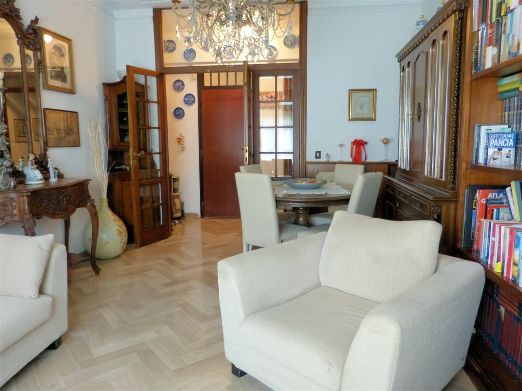  viareggio vendita quart: fascia mare studio immobiliare sarah del carlo