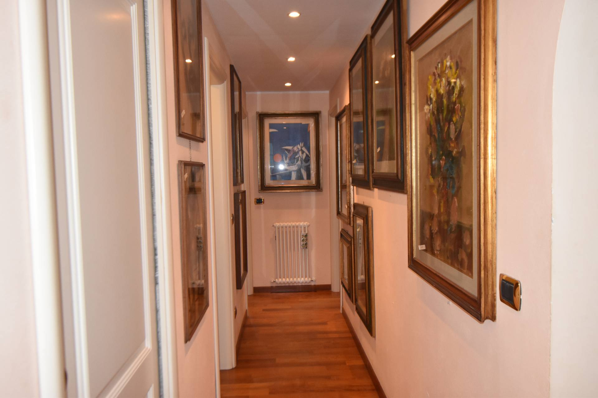 Appartamento VIAREGGIO vendita  Centro  Studio Immobiliare Sarah Del Carlo