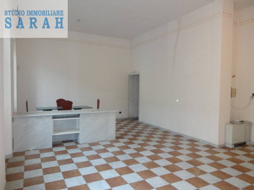 Appartamento VIAREGGIO vendita  Fascia mare  Studio Immobiliare Sarah Del Carlo