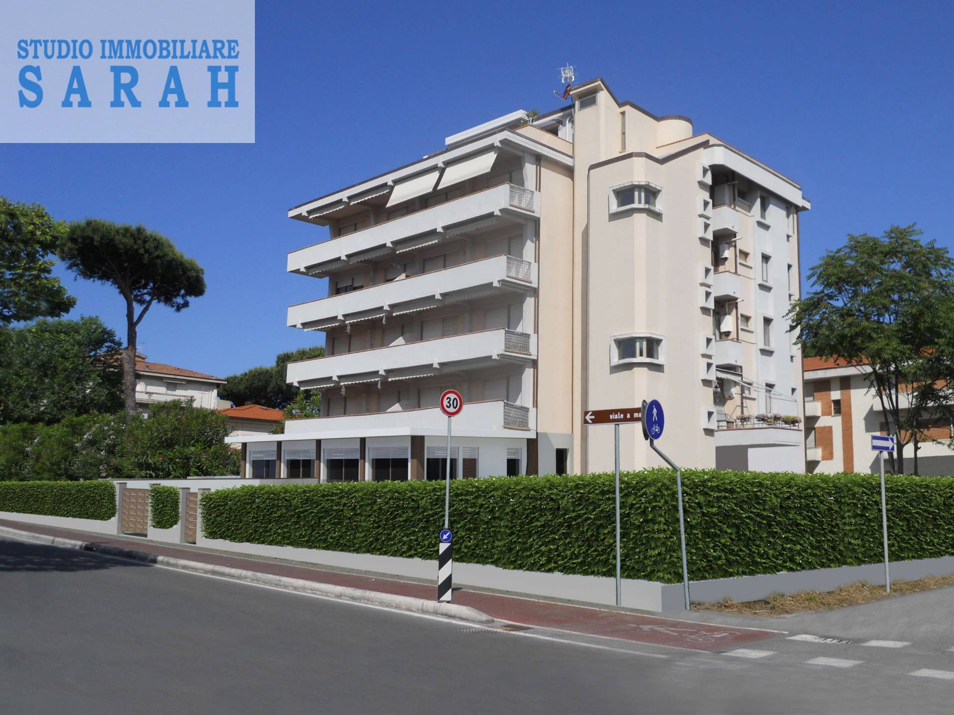 Appartamento CAMAIORE vendita  Lido di Camaiore  Studio Immobiliare Sarah Del Carlo