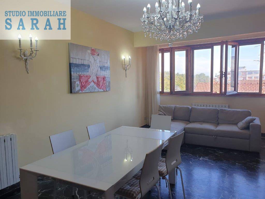 Appartamento VIAREGGIO vendita  Fascia mare  Studio Immobiliare Sarah Del Carlo