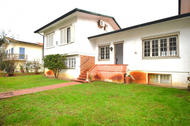 Villa in vendita a Viareggio