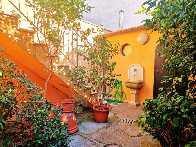 Casa indipendente in vendita a Viareggio