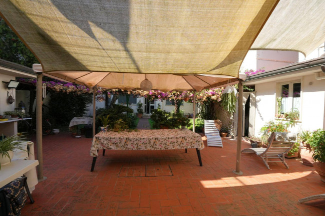 Casa indipendente in vendita a Viareggio