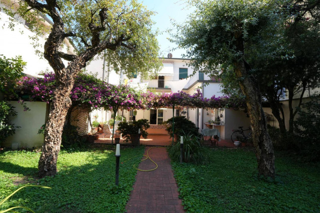 Casa indipendente in vendita a Viareggio