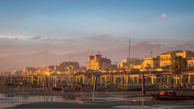 Appartamento in vendita a Viareggio