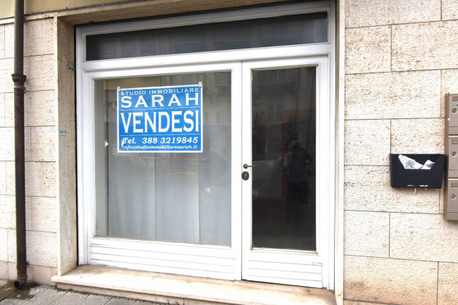 Locale commerciale in vendita a Viareggio