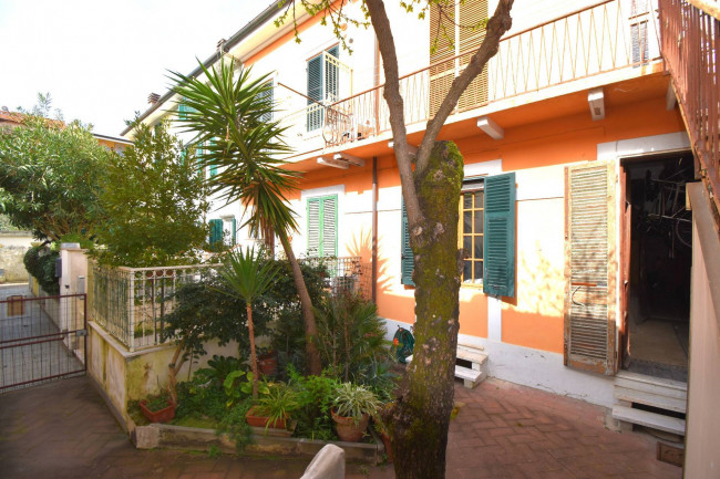 Appartamento in vendita a Viareggio