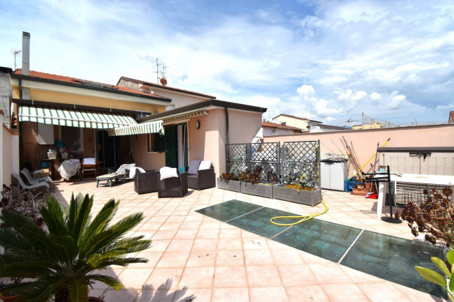 Casa indipendente in vendita a Viareggio